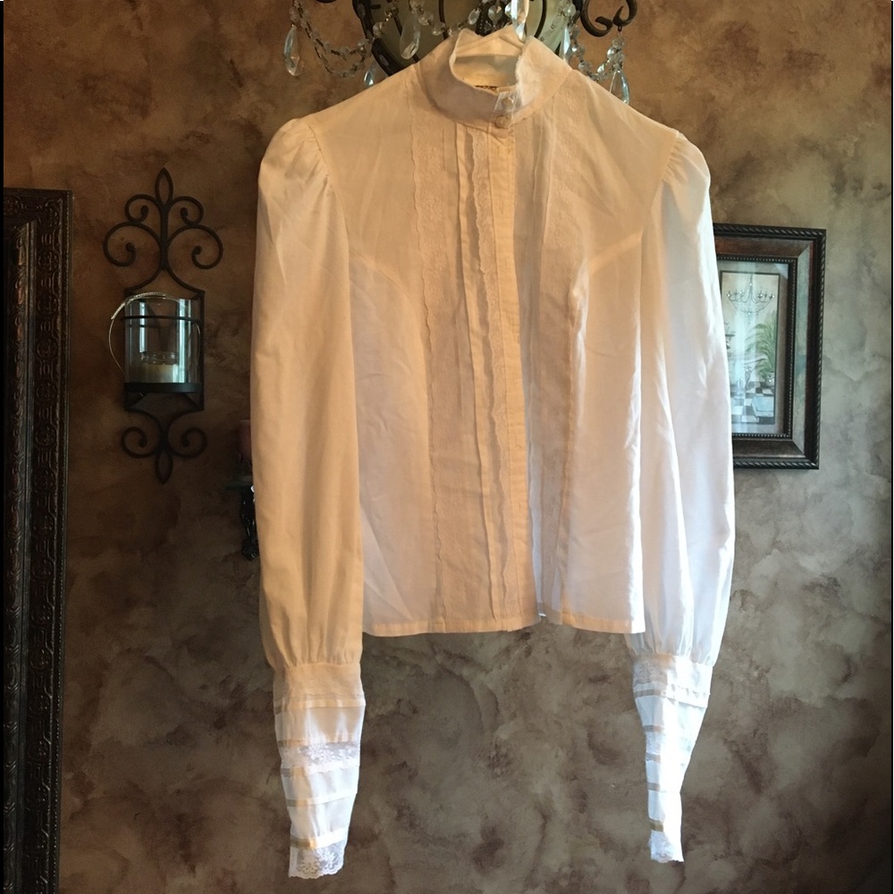 VINTAGE Early 1980’s Jessica’s Gunne Sax Lace top
